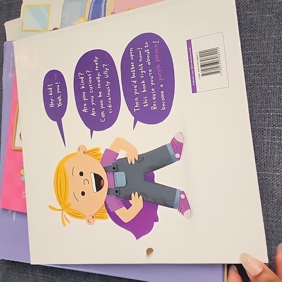 Children's Book Set 4x Purple, Yellow, Pink And White Covers Any Children Level - Picture 6 of 8